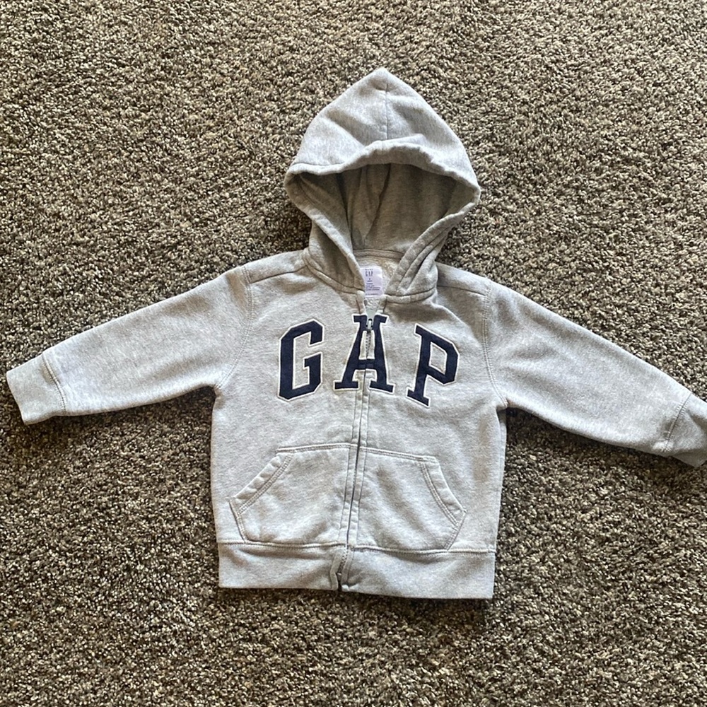 Toddler GAP hoodie, with pockets.